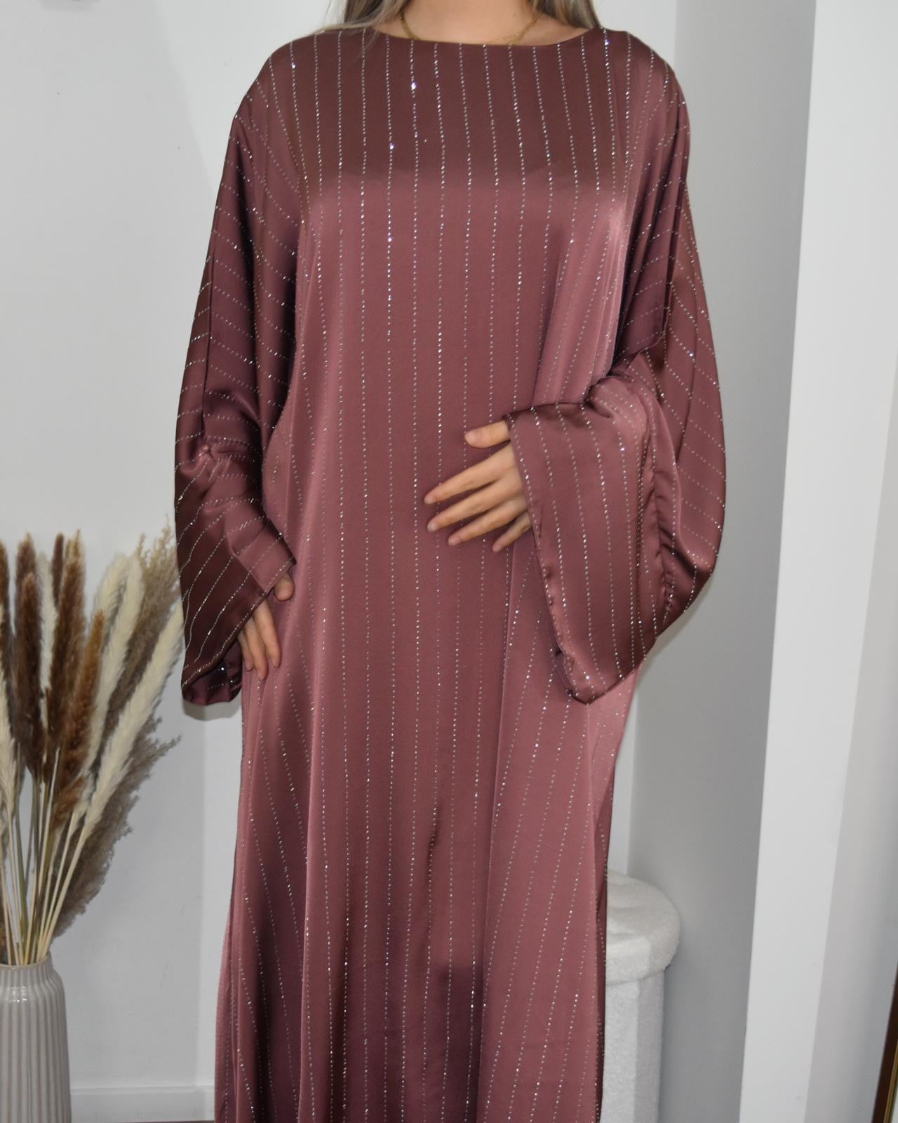 Noor Abaya - Bruin